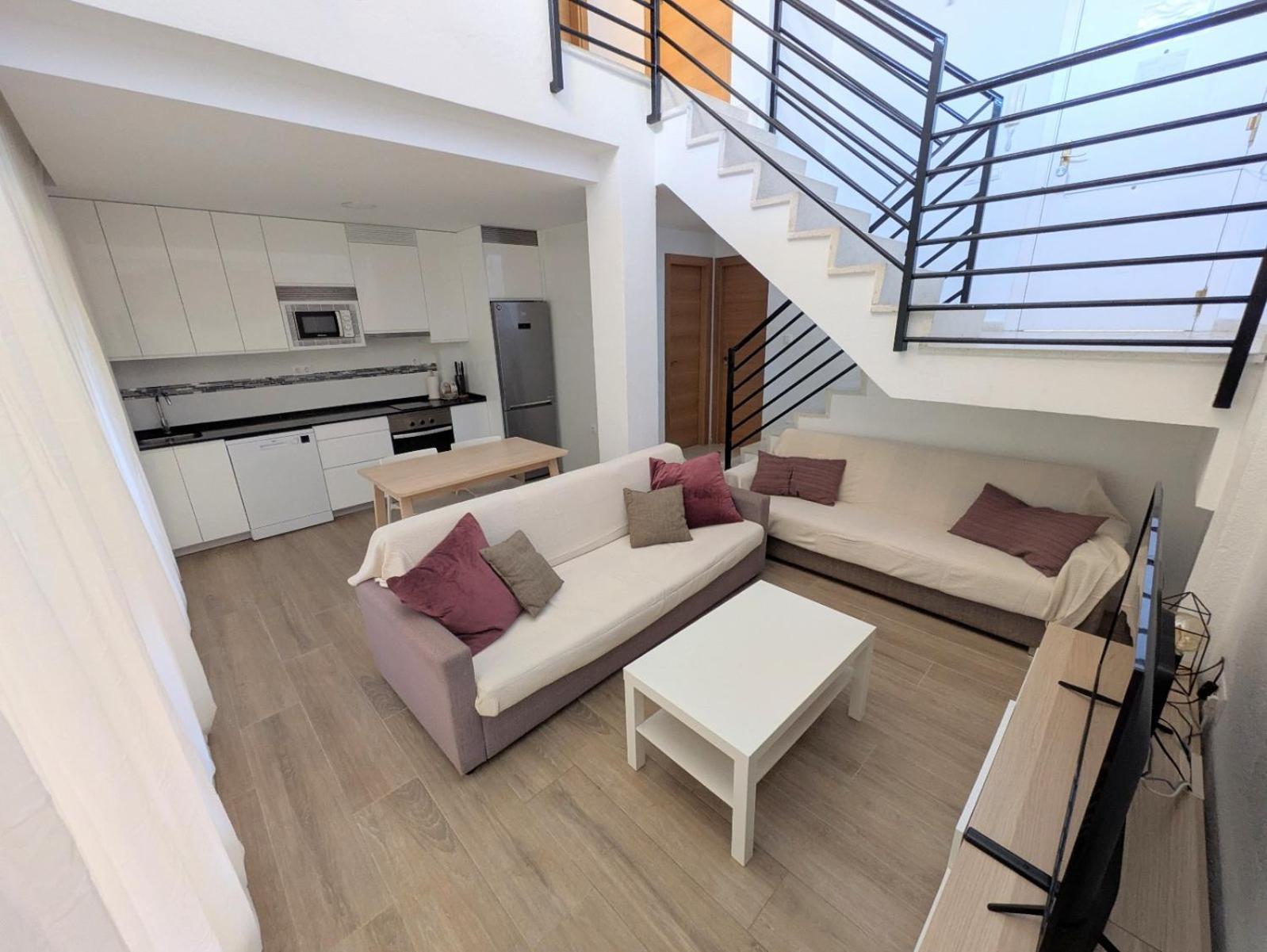 Magnífico duplex renovado con piscina garaje y jardín, frente a la playa de los Caños de Meca. Los Canos De Meca Exterior foto