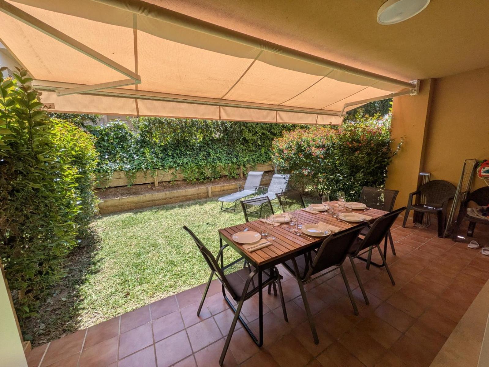 Magnífico duplex renovado con piscina garaje y jardín, frente a la playa de los Caños de Meca. Los Canos De Meca Exterior foto